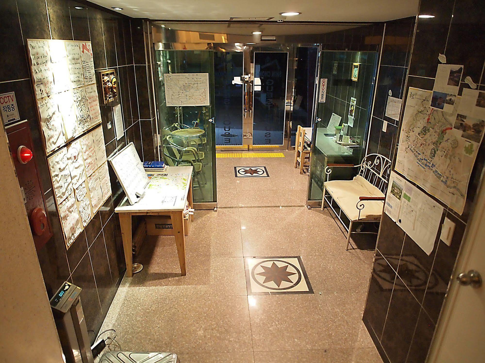 D.H Sinchon Guesthouse Seoul Ngoại thất bức ảnh