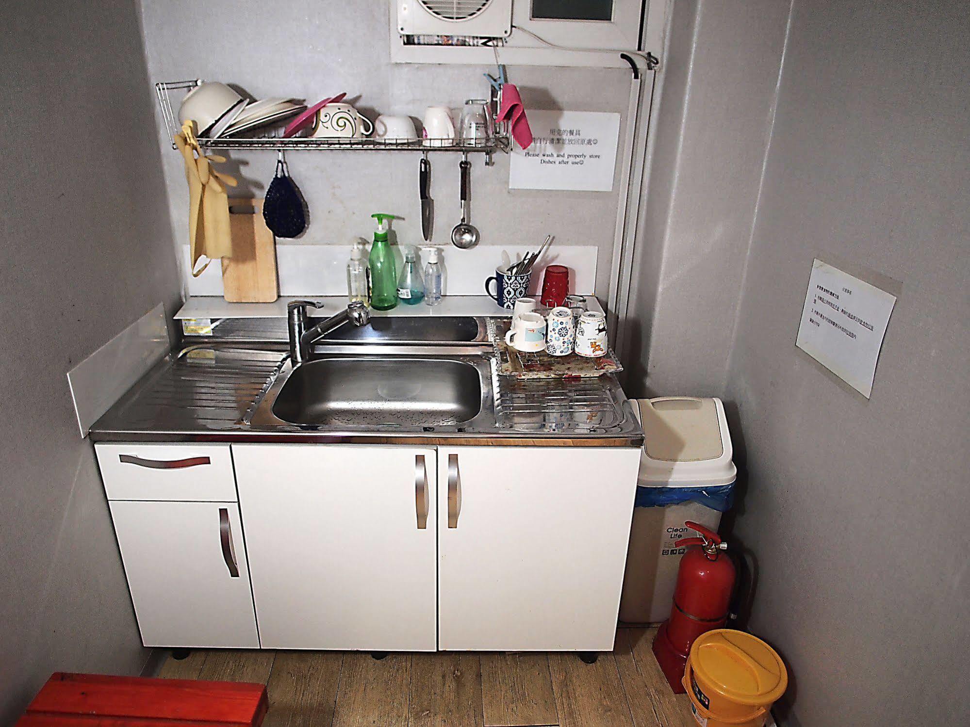 D.H Sinchon Guesthouse Seoul Ngoại thất bức ảnh