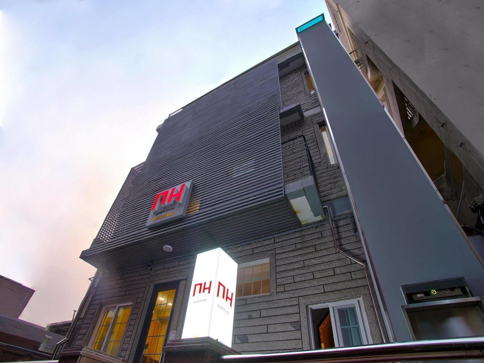 D.H Sinchon Guesthouse Seoul Ngoại thất bức ảnh