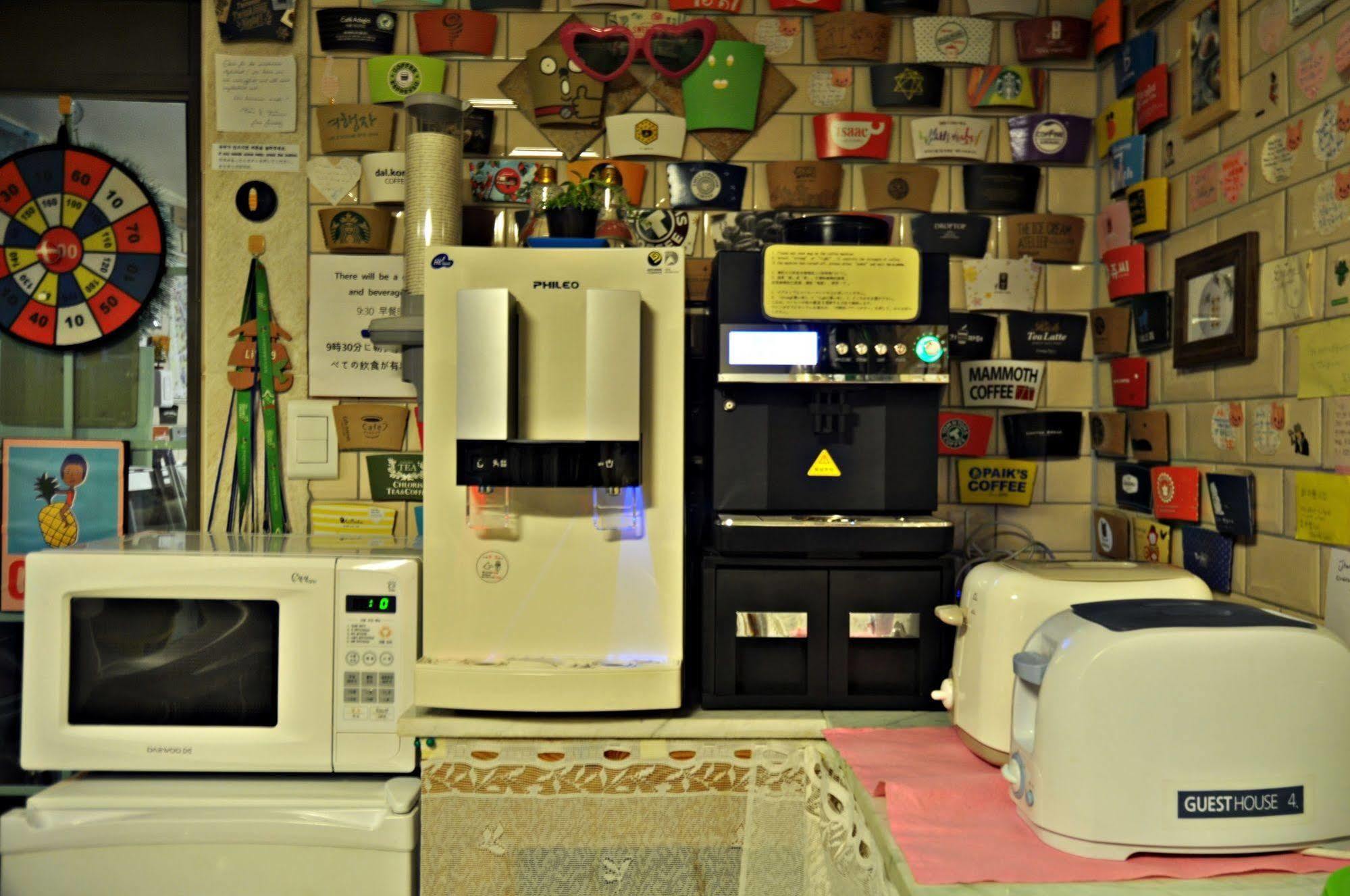 D.H Sinchon Guesthouse Seoul Ngoại thất bức ảnh